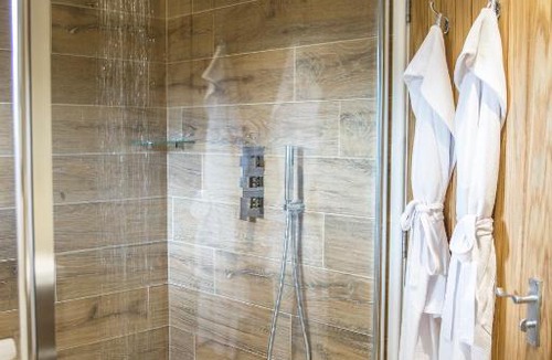 Abbess Roding Hotel | The Three Chimneys Country Pub