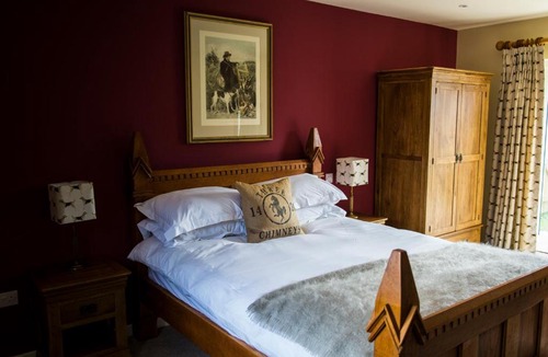 Abbess Roding Hotel | The Three Chimneys Country Pub