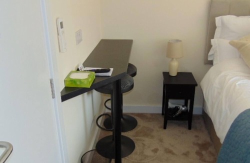 Loughborough Bed & Breakfast | The Three Crowns