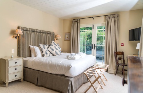 Edington Bed & Breakfast | The Three Daggers