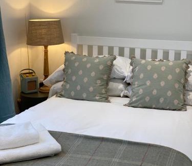 Bartlow Hotel | The Three Hills