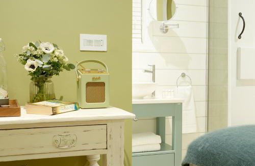 Bartlow Hotel | The Three Hills