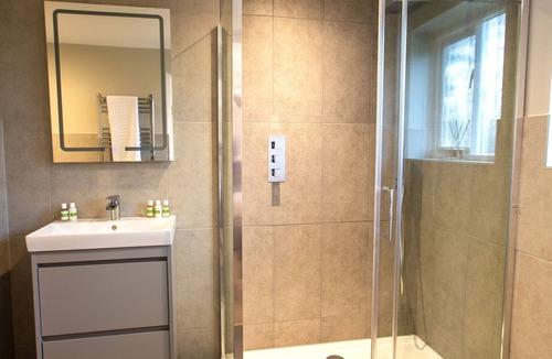 Stuckton Hotel | The Three Lions