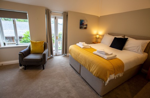 Stuckton Hotel | The Three Lions