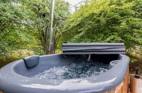 Inkberrow Cabin | The Three Mile Hideaway