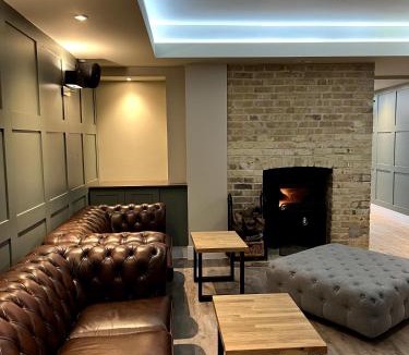 Mepal Bed & Breakfast | The Three Pickerels