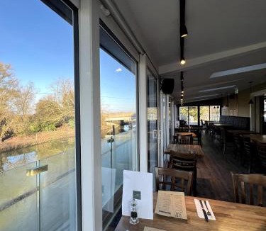 Mepal Bed & Breakfast | The Three Pickerels