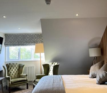 Mepal Bed & Breakfast | The Three Pickerels