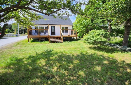 Bay Roberts House | The Three Sisters: Slipway Retreat