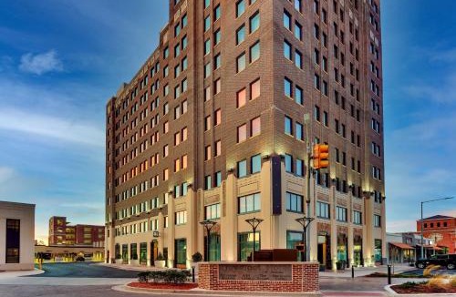Meridian Hotel | The Threefoot Hotel, Meridian, a Tribute Portfolio Hotel