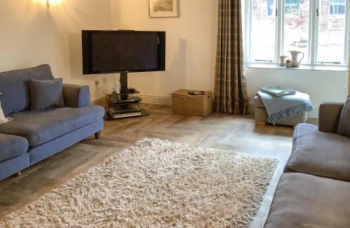 Hundall House | The Threshing Barn- 25347