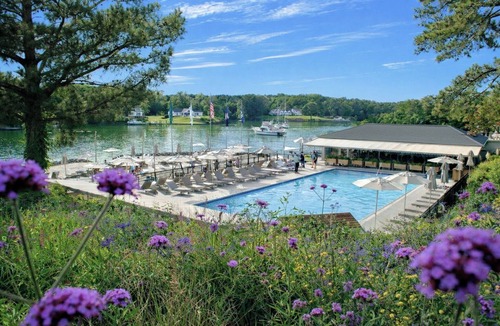 Irvington Hotel | The Tides Inn