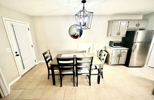 Flowood House | The Tiled Waters Retreat