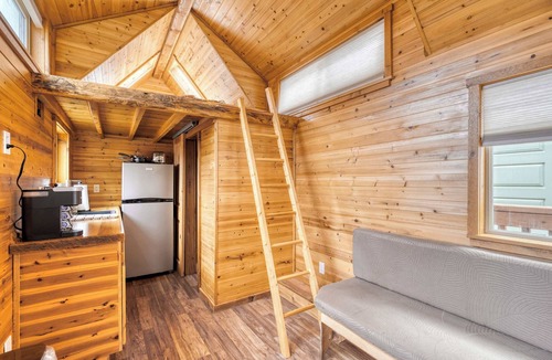 Hosford-Abernethy House | The Timber Nook Rustic Charm Walkable Location