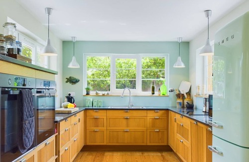 Nettlestone House | The Timbers Eco-Luxe Home with Yoga Cabin