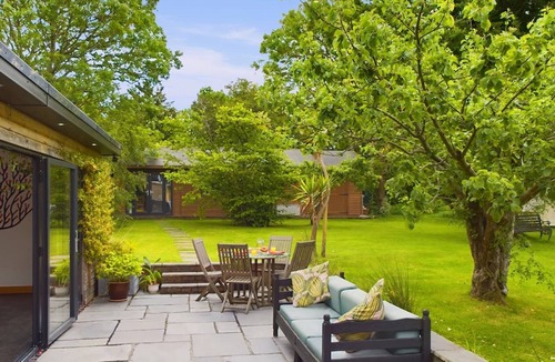 Nettlestone House | The Timbers Eco-Luxe Home with Yoga Cabin