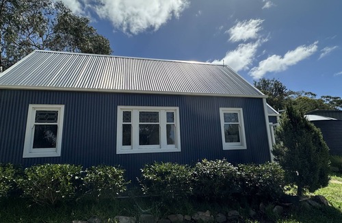 Mount Barker Summit Cottage | The Tin Tabernacle with spa