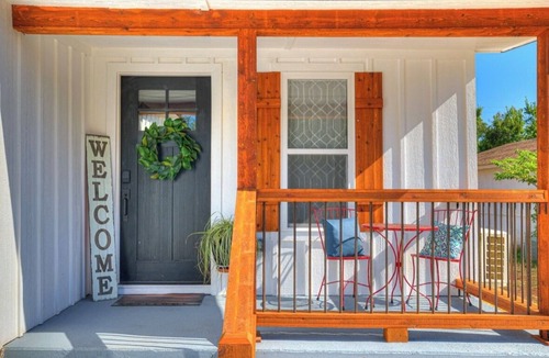 Chandler House | The Tiny Home on Route 66 - Cozy 2 bed with WiFi