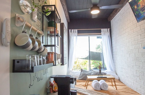 Rathmines Apartment | The Tiny Room on the lake