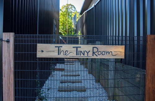Rathmines Apartment | The Tiny Room on the lake