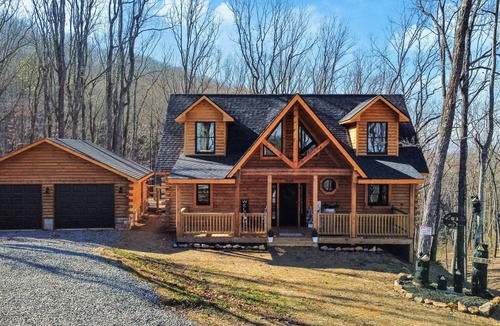 Talking Rock Cabin | The Tipsy Bear Cabin