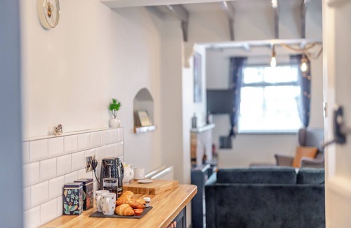 Guisborough Cottage | The Tipsy Bee at 143.