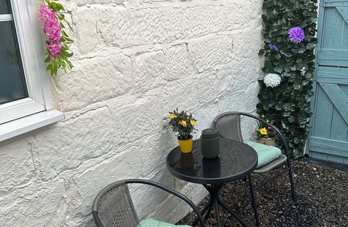 Guisborough Cottage | The Tipsy Bee at 143