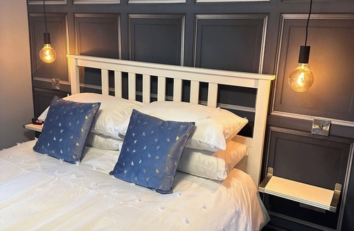 Guisborough Cottage | The Tipsy Bee at 143