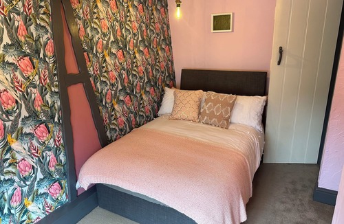 Guisborough Cottage | The Tipsy Bee at 143