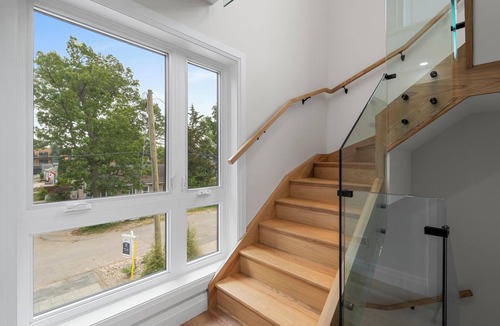 Grand Bend Cottage | THE TIPSY OTTER- 5 BR COTTAGE CLOSE TO THE BEACH