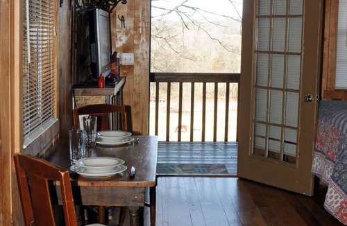 Sparta House | "The ToolShed" Cabin - A Pet Friendly Cabin with a view! Near Fall Creek Falls!