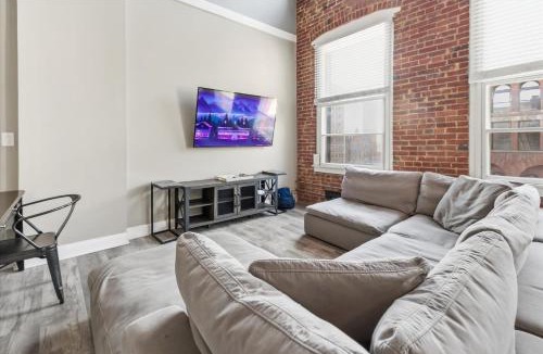 Wholesale District Apartment | The Top Floor Penthouse 4 BR 3 Bath 2 000 Sq Ft