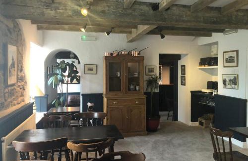 The Lizard Hotel | The Top House Inn