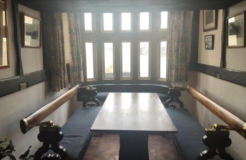 The Lizard Hotel | The Top House Inn