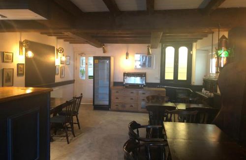 The Lizard Hotel | The Top House Inn