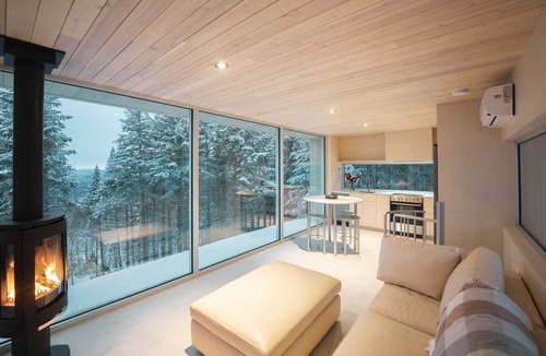 Lac Beauport Ski Chalet | The TOPAZ - Panoramic Views with Spa near Quebec City