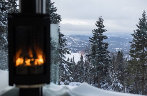 Lac Beauport Ski Chalet | The TOPAZ - Panoramic Views with Spa near Quebec City