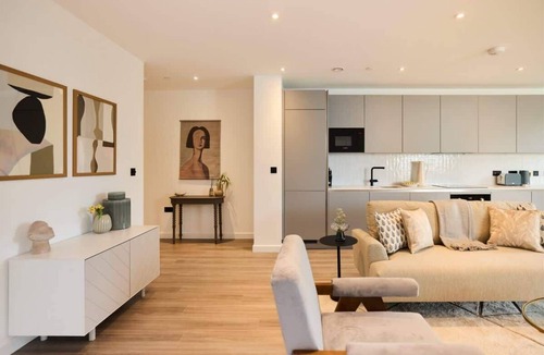 Tottenham Green Apartment | The Tottenham Escape - 2BDR flat with Balcony