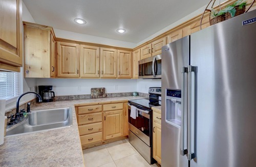 Joplin House | The Toucan: Dreamy 2 Bed Home Near Arts District