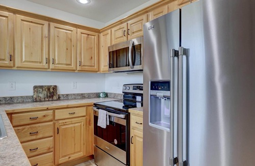Joplin House | The Toucan: Dreamy 2 Bed Home Near Arts District