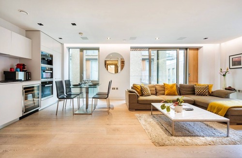 Riverside Apartment | The Tower Bridge DeLuxe Flat