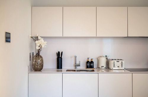 Riverside Apartment | The Tower Bridge DeLuxe Flat