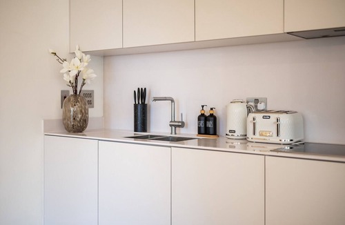 Riverside Apartment | The Tower Bridge DeLuxe Flat