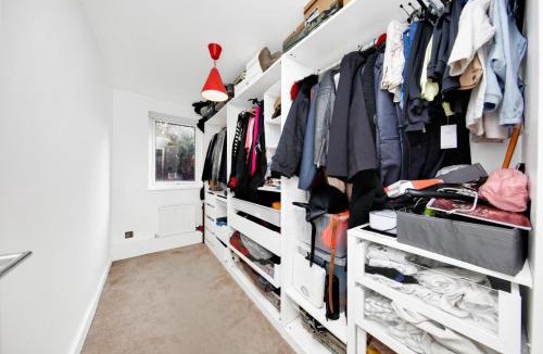 Tower Hill House | The Tower Bridge Lodge