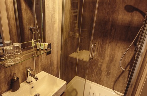 Crieff House | The Tower Gastro Pub & Apartments