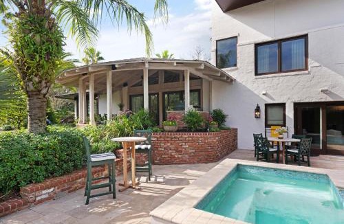 East Beach House | The Tower House at East Beach - 4204 Nineth Street