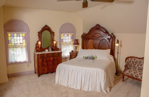 Milford Bed & Breakfast | The Towers Bed & Breakfast