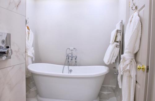 Austwick House | The Traddock