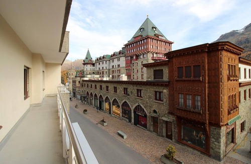 St. Moritz Apartment | The traditional residential building "Au Reduit" is located in the heart of St.