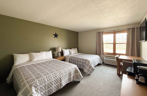 Amana Hotel | The Trail Inn - Amana IA